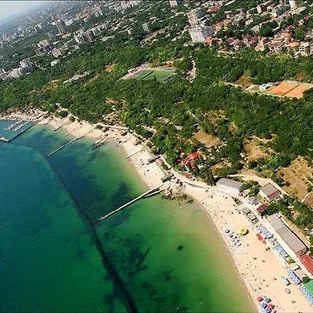 Frantsuzkiy Boulevard *